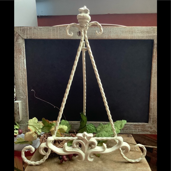 Vintage Other - Wrought Iron Easel 🤍